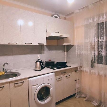 2 Комн Квартира На Новой Площади Apartment Алма Ата Екстериор снимка
